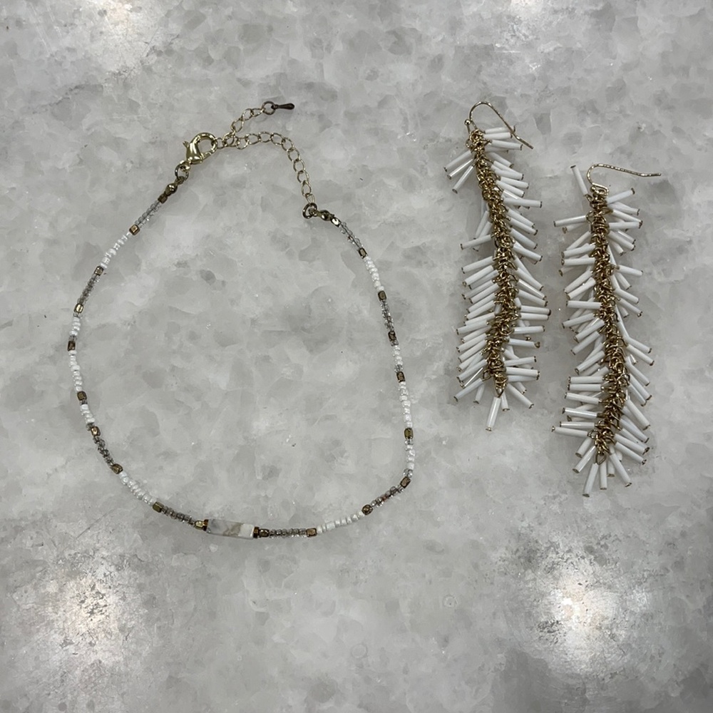 Bundle of earrings and chocker 🤩